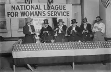 National League for Woman's Sevice, between 1917 and 1919. Creator: Bain News Service
