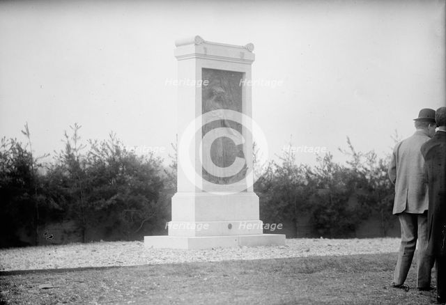 Naval Academy, U.S. Soldiers And Sailors Monument, [Annapolis, Maryland], 1910. Creator: Harris & Ewing.