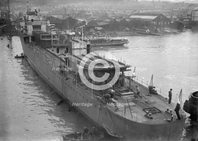 Navy ship under construction, 28th July 1937. Creator: Kirk & Sons of Cowes.