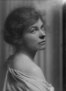 Naetting, Mrs., portrait photograph, 1915 July 6. Creator: Arnold Genthe