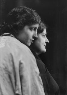 Namara-Toye, Mme., and mother, portrait photograph, 1914 Dec. Creator: Arnold Genthe