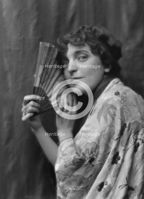 Namara-Toye, Mme., portrait photograph, 1912. Creator: Arnold Genthe.