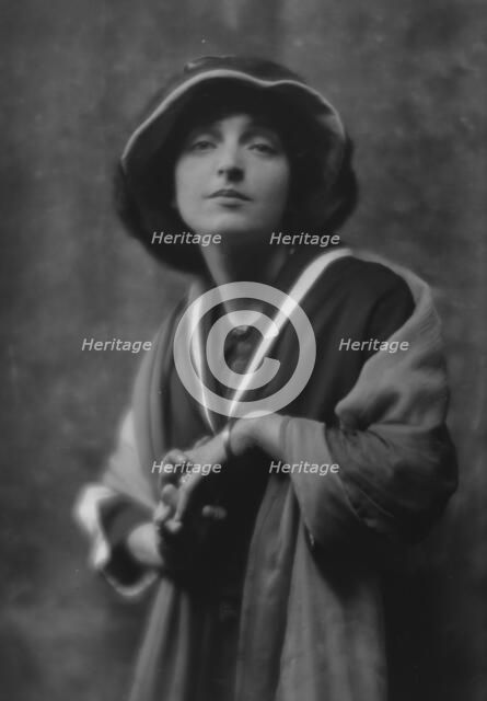 Namara-Toye, Mme., portrait photograph, 1912. Creator: Arnold Genthe.