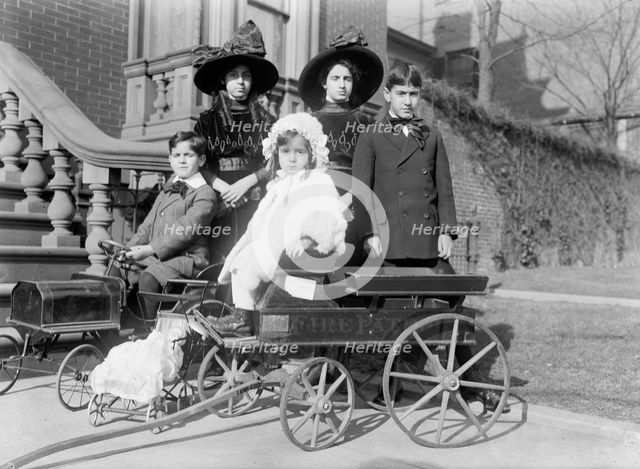 Naon Children, 1912. Creator: Harris & Ewing.