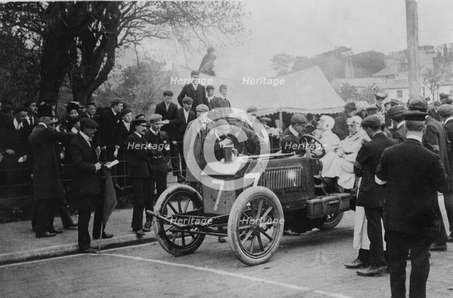 Napier 1905 Gordon Bennett eliminating trials, Clifford Earp. Creator: Unknown.
