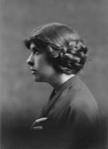 Nash, Florence, Miss, portrait photograph, 1917 Oct. 9. Creator: Arnold Genthe