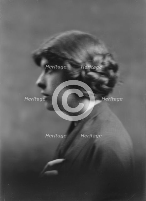 Nash, Florence, Miss, portrait photograph, 1917 Oct. 9. Creator: Arnold Genthe.
