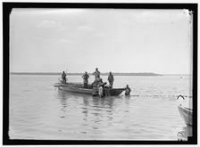 Net fishing, between 1909 and 1923. Creator: Harris & Ewing