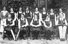 Netherthorpe Grammar School ladies cricket team, Derbyshire, c1935-1936