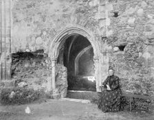Netley Abbey, Netley, Hound, Hampshire, c1860-c1922. Artist: Henry Taunt