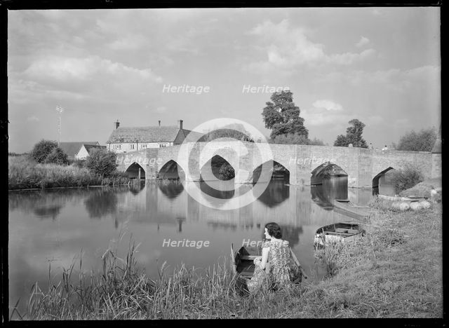 New Bridge, Newbridge, Northmoor, West Oxfordshire, Oxfordshire, 1945-1960. Creator: Margaret F Harker.