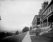 New Grand Hotel, front veranda, Catskill Mtns., N.Y., between 1900 and 1910. Creator: William H. Jackson