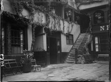 New Inn, 16-20 Northgate Street, Gloucester, Gloucestershire, 1930. Creator: Katherine Jean Macfee