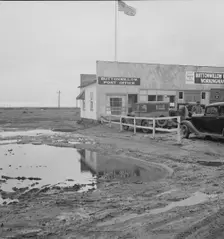 New large-scale cotton farming district, Buttonwillow, California , 1939. Creator: Dorothea Lange