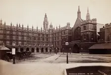 New Palace Yard, Westminster Hall, London, between 1870 and 1880. Creator: George Washington Wilson
