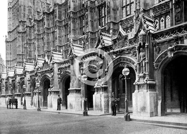 New Palace Yard, Westminster, London, c1905. Artist: Unknown