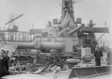 NEW YORK -- 14 guns forward, between c1910 and c1915. Creator: Bain News Service
