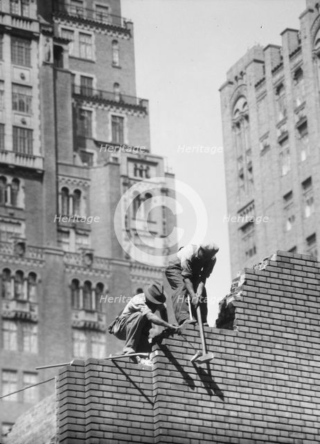 New York City views, between 1927 and 1938. Creator: Arnold Genthe.