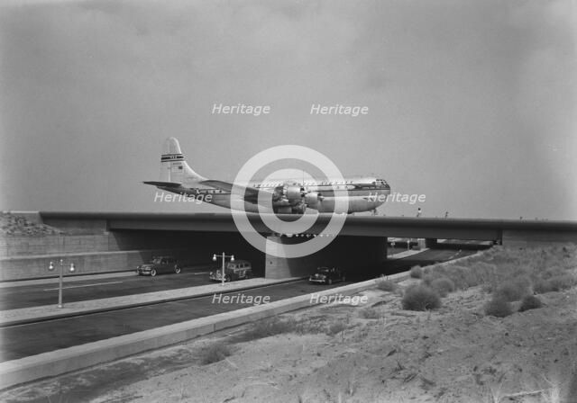New York International Airport, Idlewild, New York, 1949. Creator: Gottscho-Schleisner, Inc.