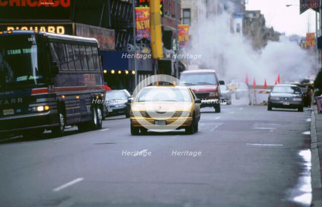 New York street scene. Artist: Unknown.