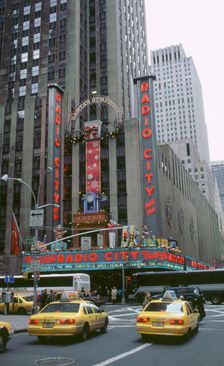 New York street scene,Radio City music hall