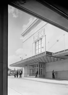 Newark passenger station, Pennsylvania Railroad, 1935. Creator: Gottscho-Schleisner, Inc