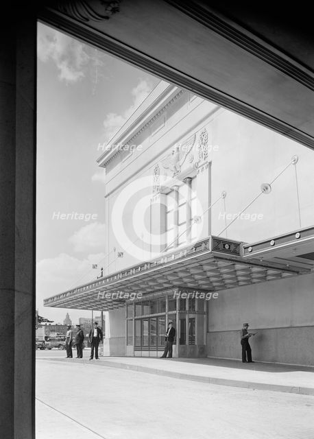 Newark passenger station, Pennsylvania Railroad, 1935. Creator: Gottscho-Schleisner, Inc.