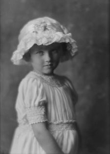 Newberry, Barbara, portrait photograph, 1915 June 22. Creator: Arnold Genthe