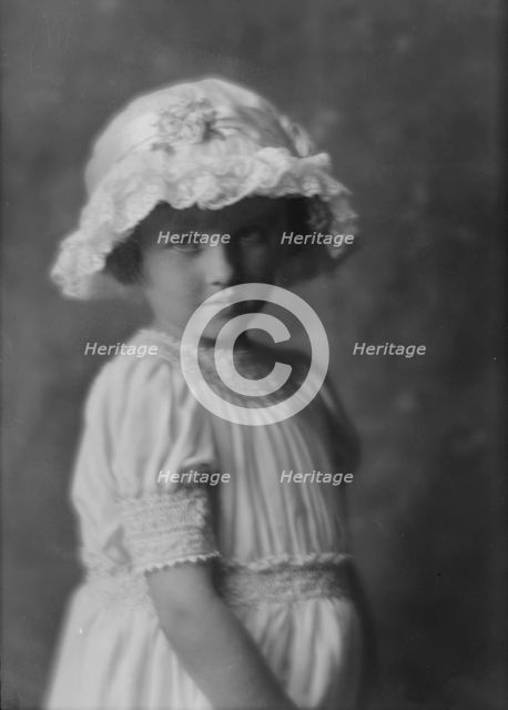 Newberry, Barbara, portrait photograph, 1915 June 22. Creator: Arnold Genthe.