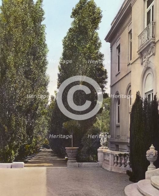 "Newmar," Senator George Almer Newhall house, 1761 Manor Drive, Hillsborough, California, 1917. Creator: Frances Benjamin Johnston.