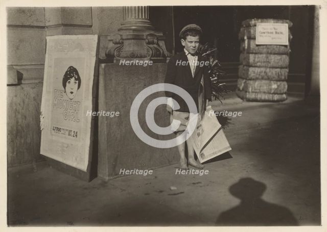 Newsboy, Mobile, Alabama, 1914. Creator: Lewis Wickes Hine.