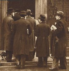 Newspaper men at No. 10 Dec 1936 (1937)