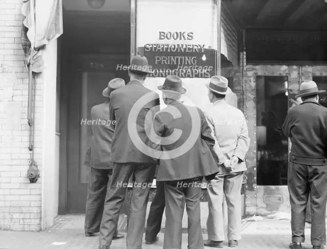 News of the surrender of Canton..., San Francisco, California, 1938. Creator: Dorothea Lange.