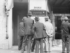 News of the surrender of Canton..., San Francisco, California, 1938. Creator: Dorothea Lange