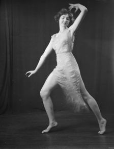 Neyder, Miss, 1923 July 6. Creator: Arnold Genthe