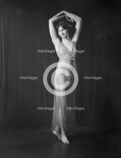Neyder, Miss, 1923 July 6. Creator: Arnold Genthe.