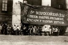 Near the Bolshoi Theatre (The Fifth All-Russian Congress of Soviets of Worker's, Soldier's..., 1918. Creator: Steinberg, Yakov Vladimirovich (1882-1942)