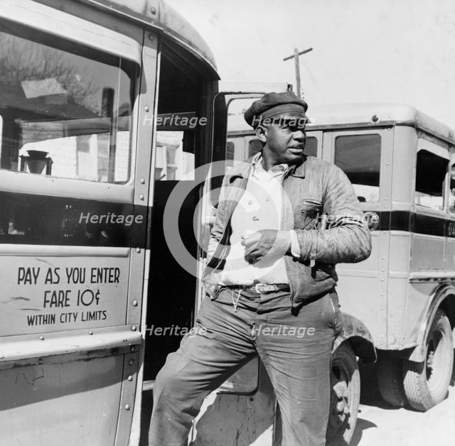 Negro buses waiting for passengers, Daytona Beach, Florida, 1943. Creator: Gordon Parks.