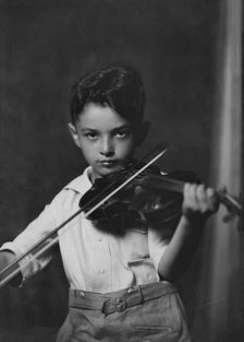 Neighborhood Music School pupil, 1925 Aug. 11. Creator: Arnold Genthe