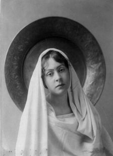 Neith Boyce Hapgood, half-length portrait, facing front, wearing shawl..., between 1890 and 1910. Creator: Frances Benjamin Johnston