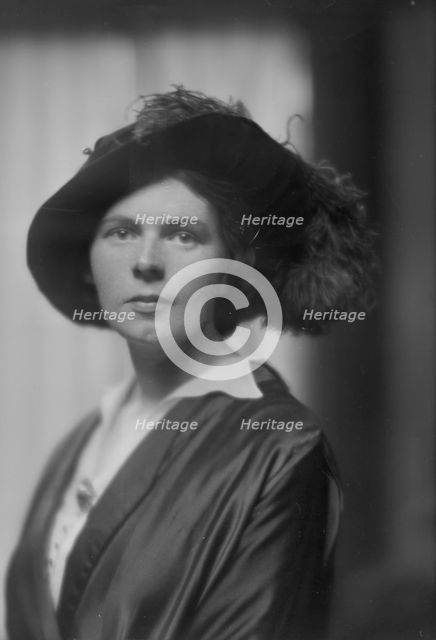 Nelson, Mrs., portrait photograph, 1915 Oct. 11. Creator: Arnold Genthe.