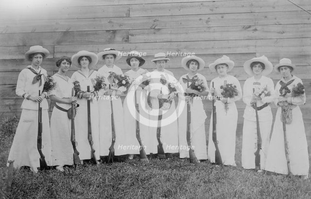 Nemours Trap Shooting Club (ladies), between c1910 and c1915. Creator: Bain News Service.