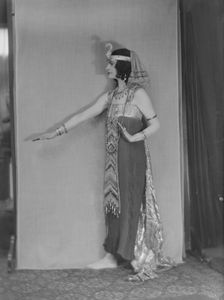 Nesbit, Cathleen, Miss, portrait photograph, not before 1916. Creator: Arnold Genthe