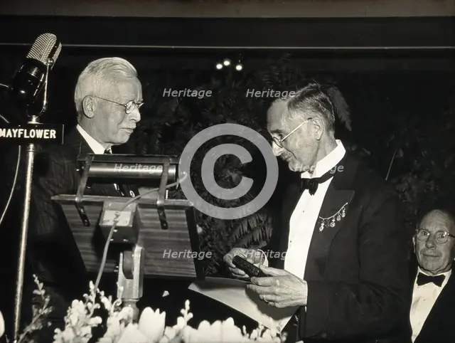 NH Swellengrebel receiving the Laveran Prize from Rolla Dyer, 1948. Creator: Unknown.