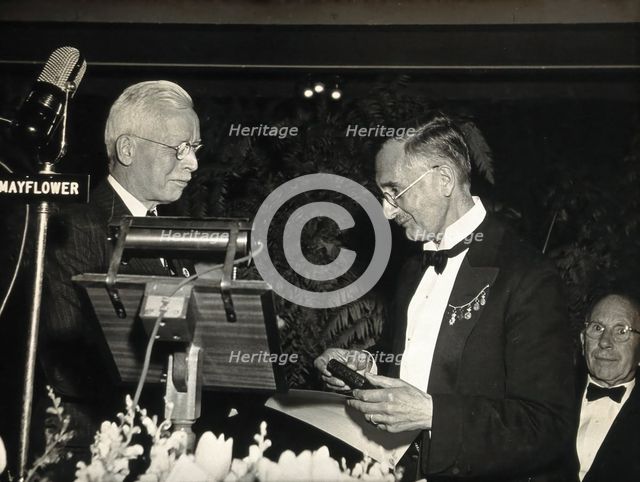 NH Swellengrebel receiving the Laveran Prize from Rolla Dyer, 1948. Creator: Unknown.