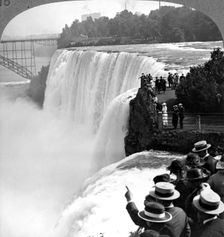 Niagra Falls from Goat Island, New York, USA.Artist: Realistic Travels Publishers