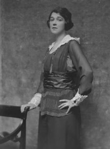 Nicholson, Martha, Miss, portrait photograph, 1916 Apr. 22. Creator: Arnold Genthe