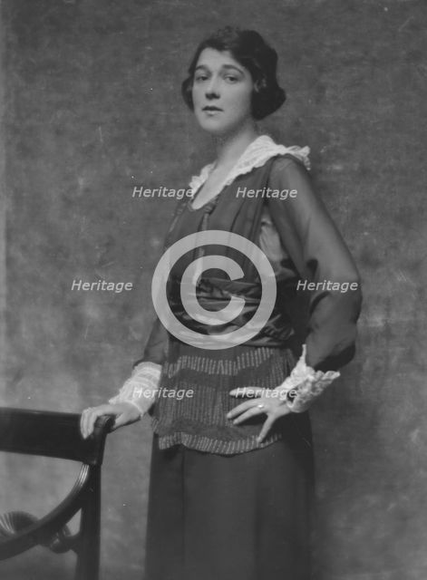 Nicholson, Martha, Miss, portrait photograph, 1916 Apr. 22. Creator: Arnold Genthe.
