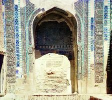 Niche in back wall of Shakh-i Zindeh [mosque], Samarkand, between 1905 and 1915. Creator: Sergey Mikhaylovich Prokudin-Gorsky