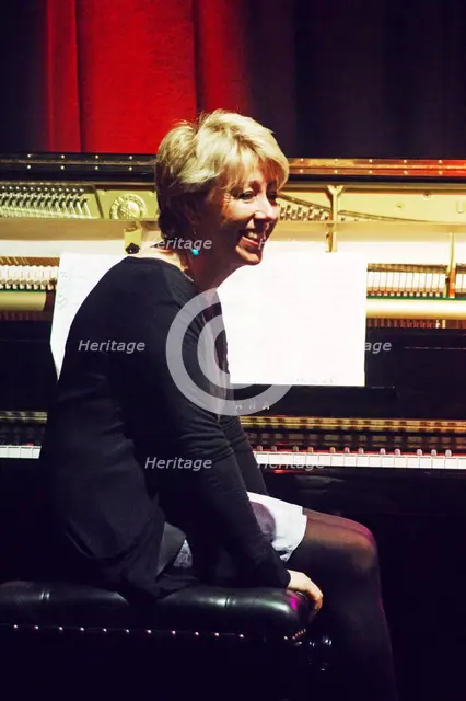 Nikki Iles, Ropetackle Arts Centre, Shoreham, West Sussex, Jan 2016. Artist: Brian O'Connor.